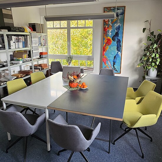 Es gibt auch neue Stühle für den Besprechnungsraum.