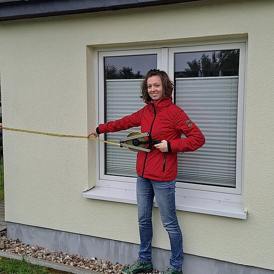 Unsere neue Schülerpraktikantin. Wir freuen uns sehr, Maya begrüßen zu dürfen.